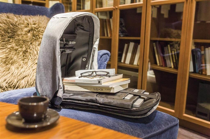 Batoh proti krádeži na notebook a tablet Bobby Compact (Grey-Mint)