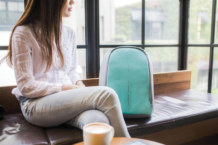Batoh proti krádeži na notebook a tablet Bobby Compact (Grey-Mint)