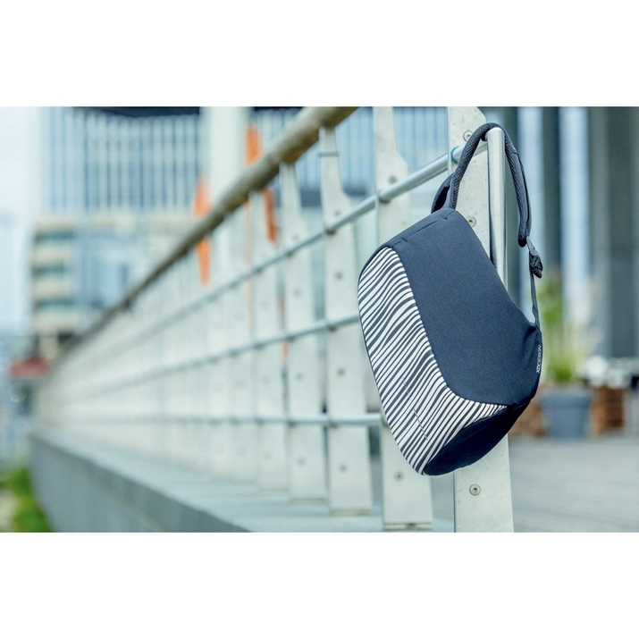 Batoh proti krádeži na notebook a tablet Bobby Compact (Zebra)