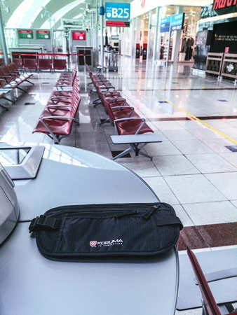 Diskrétní turistické pouzdro s ochranou RFID (Zelená)