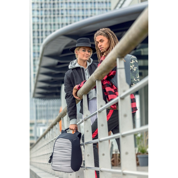 Batoh proti krádeži na notebook a tablet Bobby Compact (Zebra)